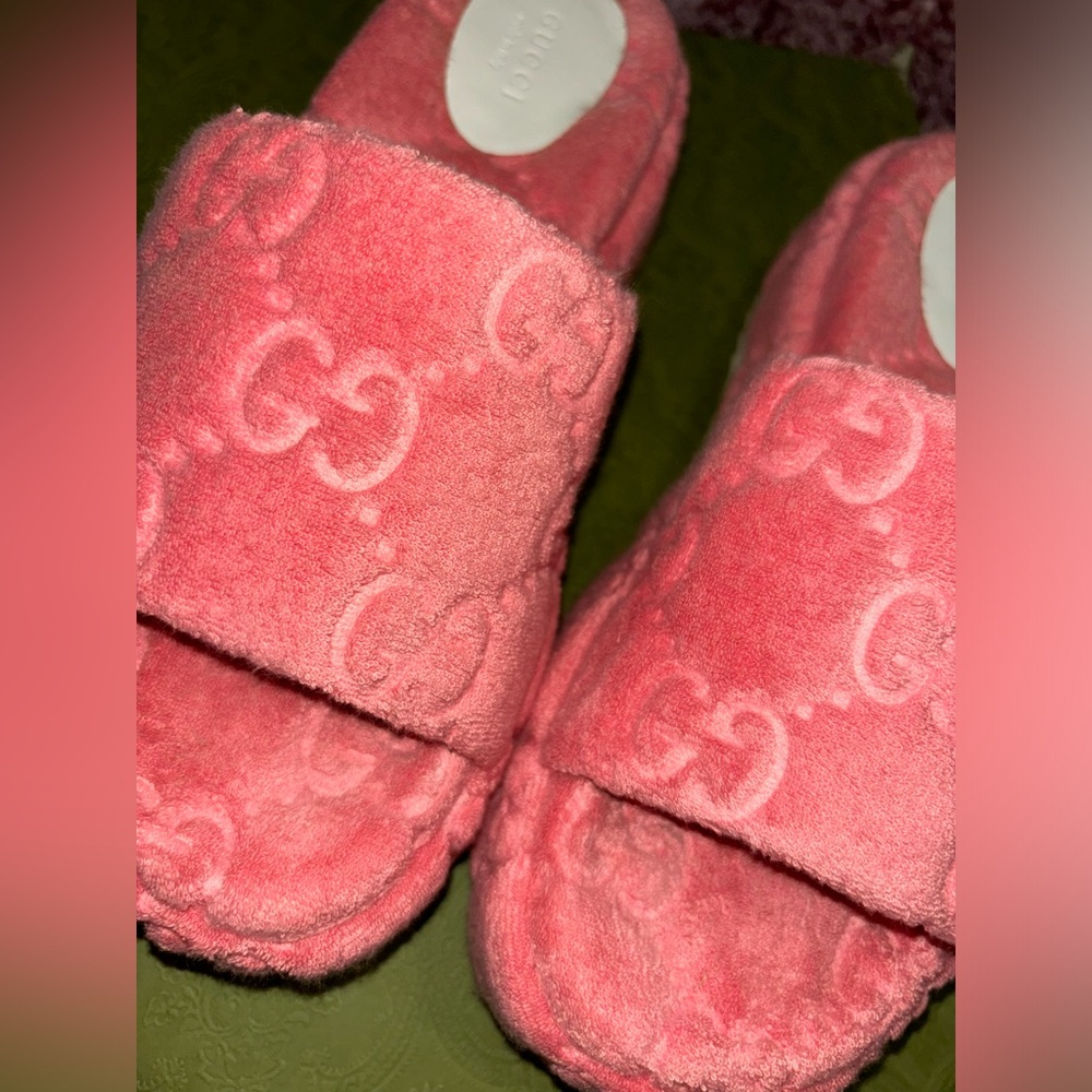 pink gucci slides brand new to small for me 7/12